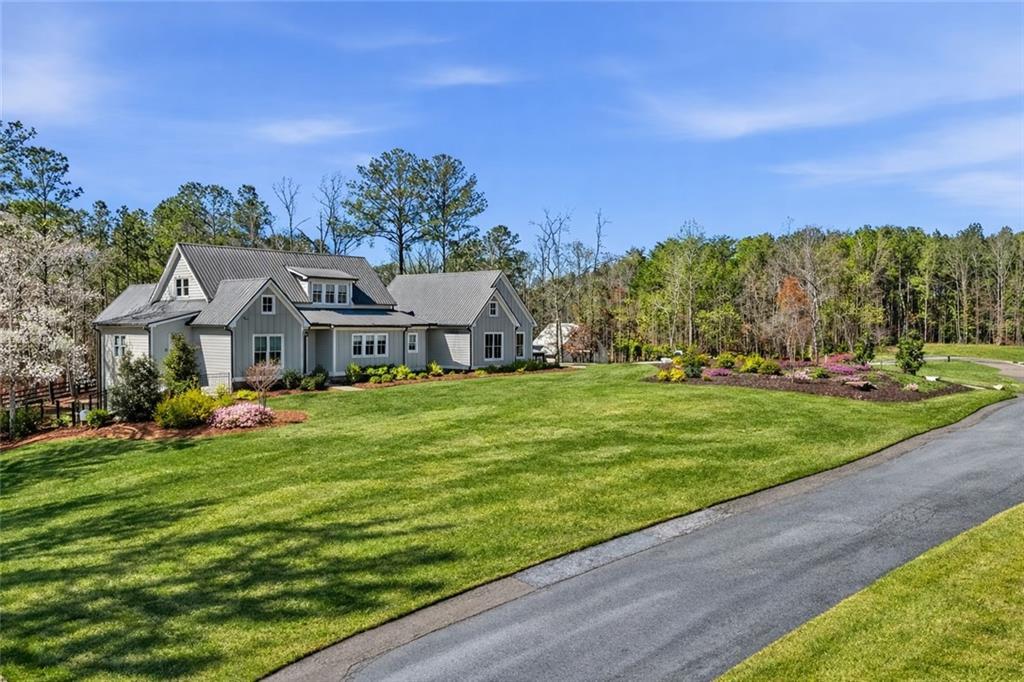 535 Thomas Ln., Waleska, GA 30183