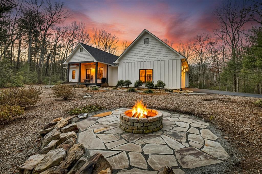 29 Robert Dr., Ellijay, GA 30536