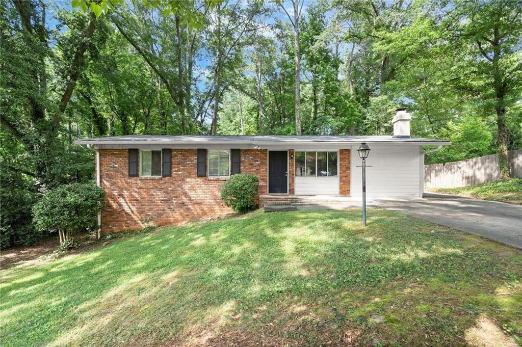 422 Afton Dr., Roswell, GA 30075