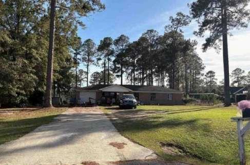 122 Dewberry Dr., Sylvester, GA 31791