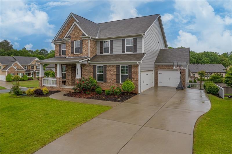 301 Cochin Dr., Woodstock, GA 30188