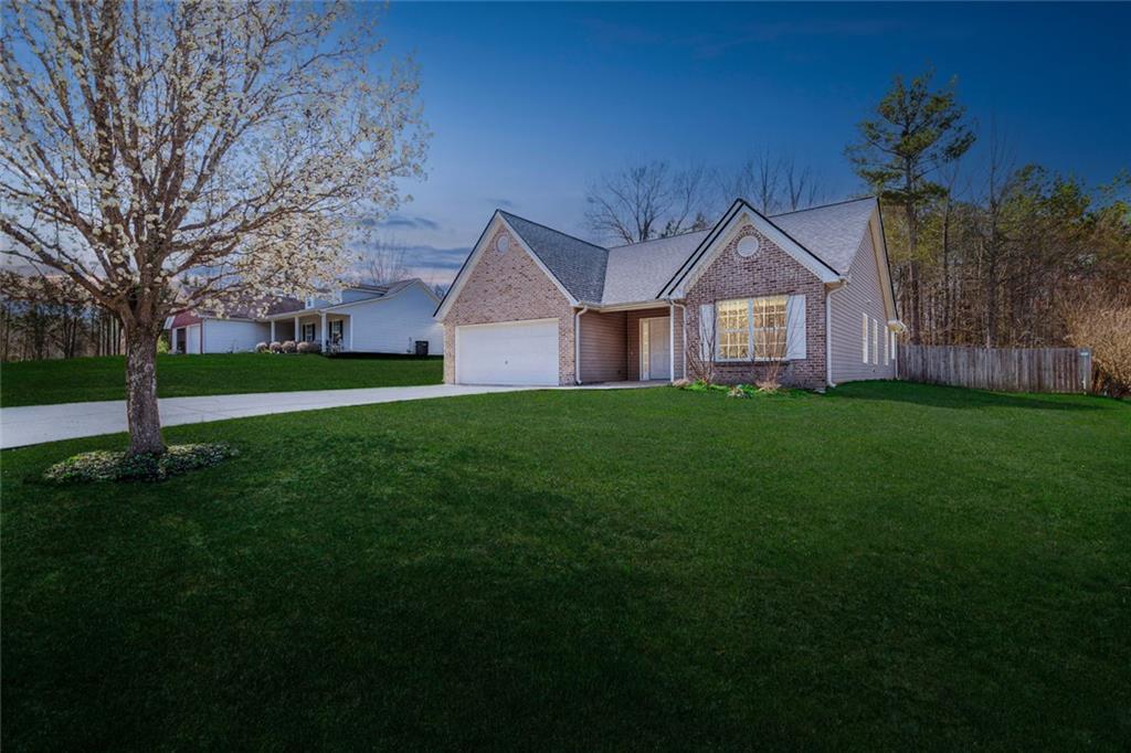 303 Johnny Ln., Dallas, GA 30132