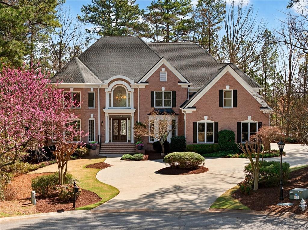 1090 Abingdon Ln., Alpharetta, GA 30022