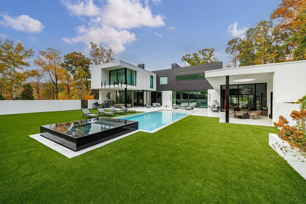 380 W Wesley Rd., Atlanta, GA 30305