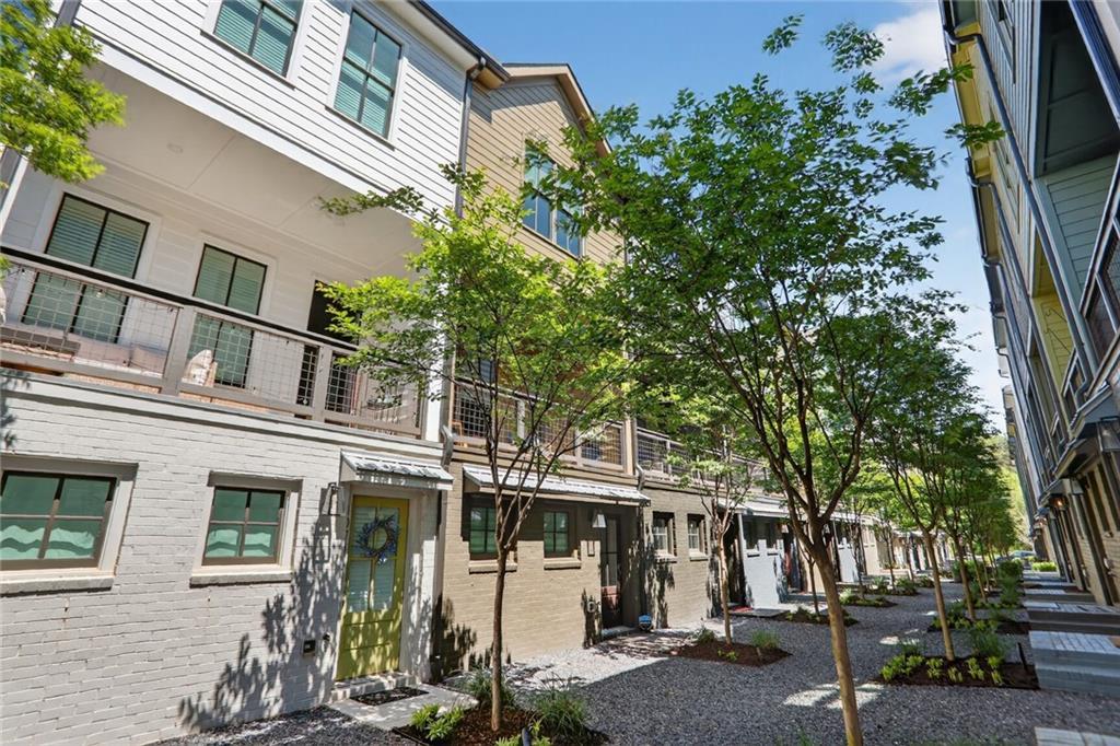 1072 Crest Cir., Atlanta, GA 30316