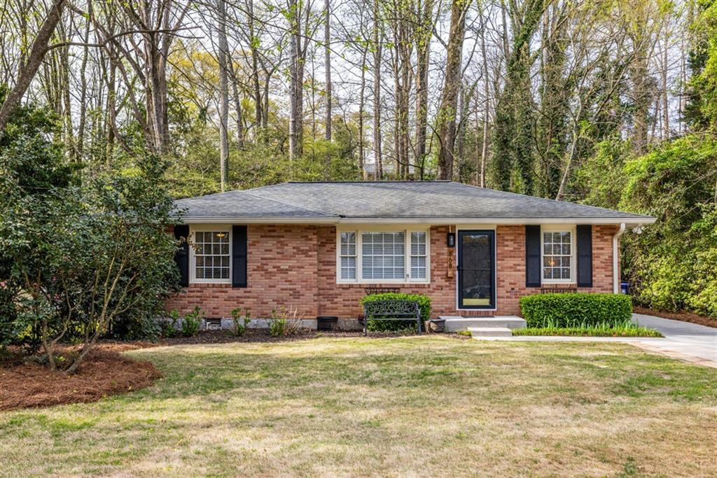868 Scott Cir., Decatur, GA 30033