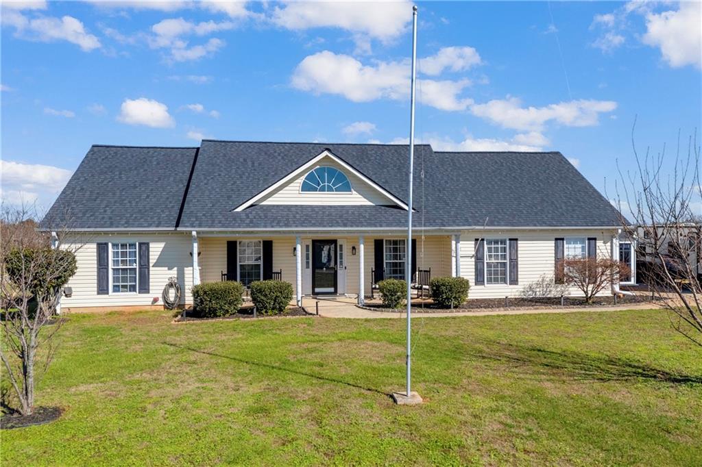 369 Kay Dr., Winder, GA 30680