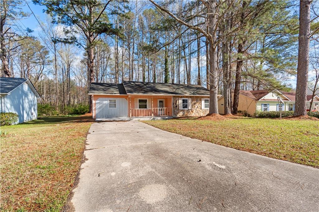 5295 Garvey Dr., Fairburn, GA 30213