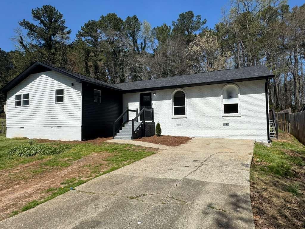 96 Sedgefield Dr., Jonesboro, GA 30236