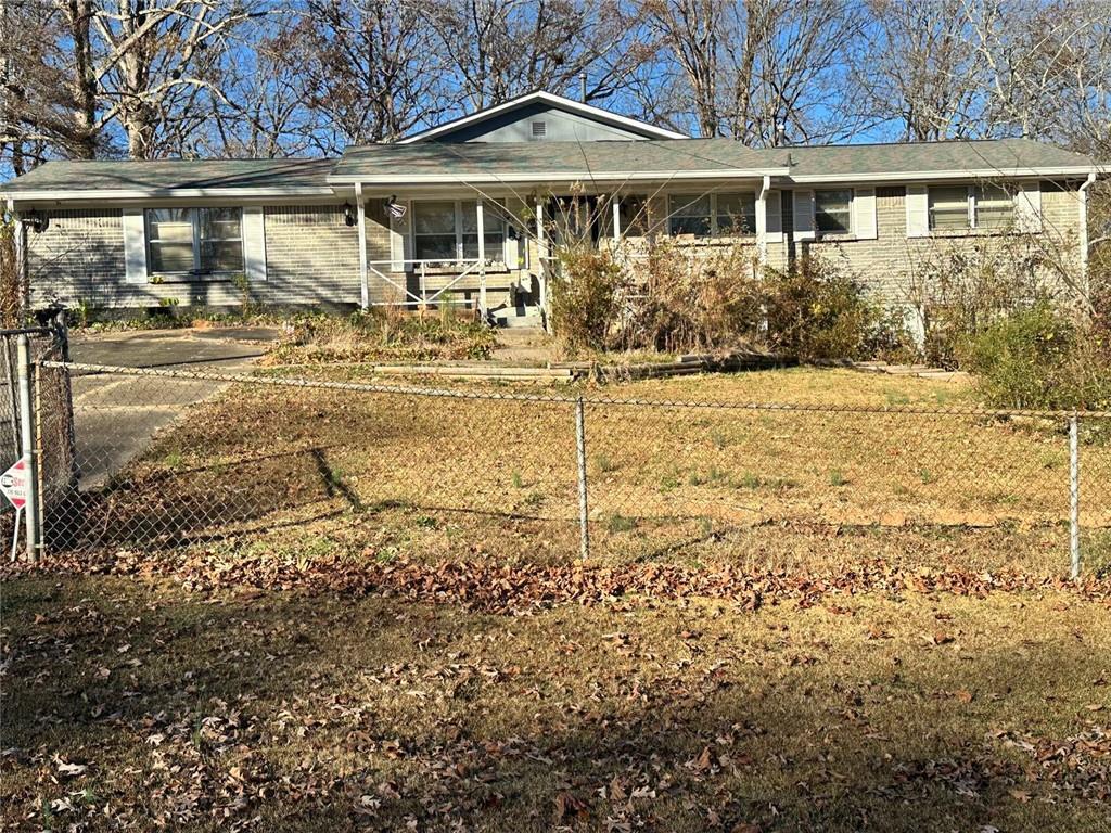 5886 S Bear Dr., Douglasville, GA 30135