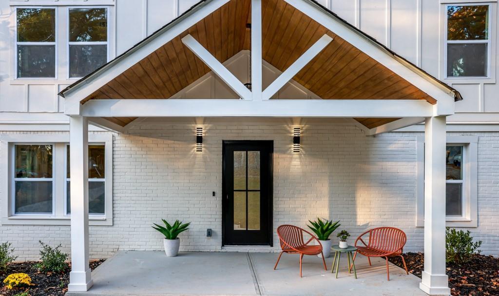 2566 Creekwood Ter., Decatur, GA 30030