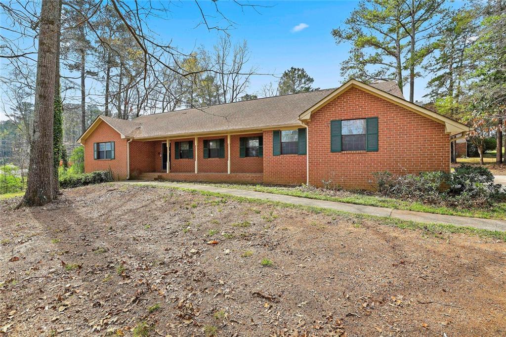 195 Deer Forest Tr., Fayetteville, GA 30214