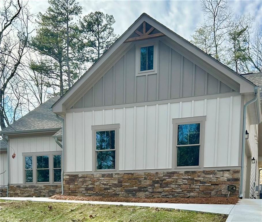 226 Chickasaw Dr., Waleska, GA 30183