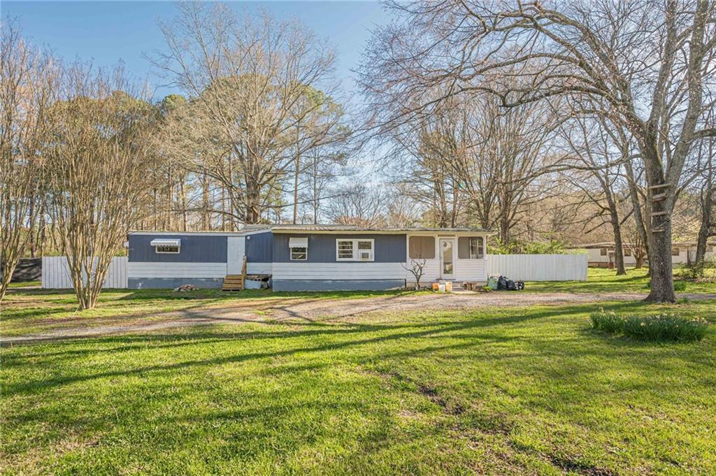 25 Sherwood Ln., Cartersville, GA 30120