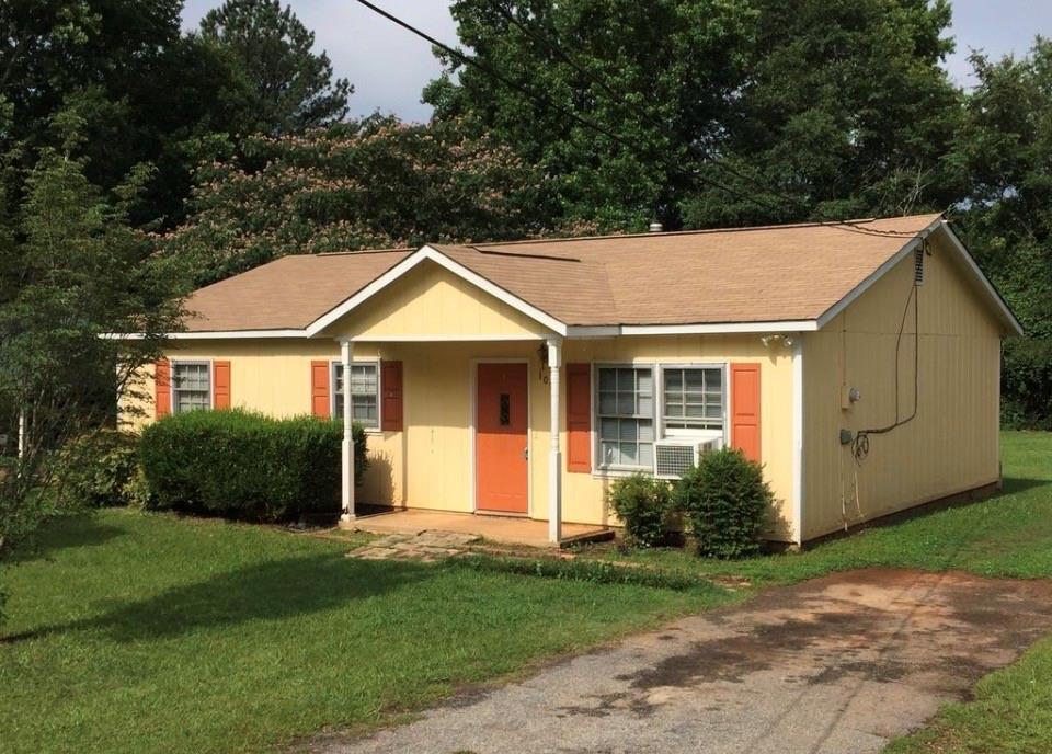 107 Oakwood Cir., Griffin, GA 30223