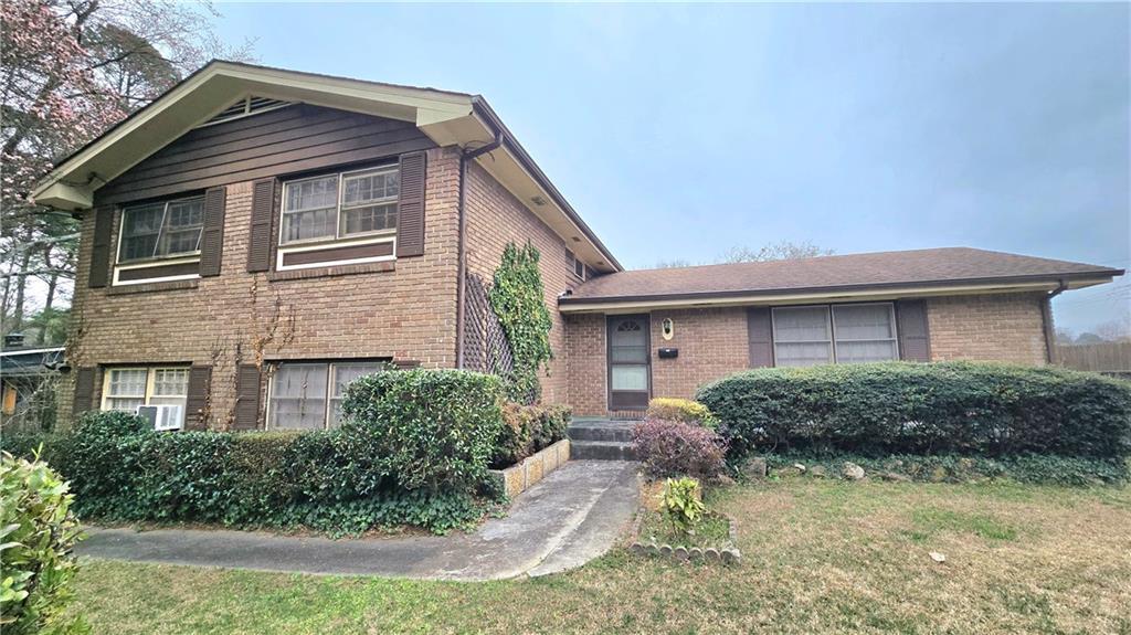 3295 Regalwoods Dr., Atlanta, GA 30340