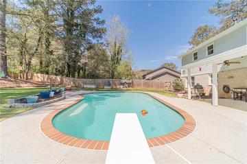 1423 Janice Ct., Lilburn, GA 30047