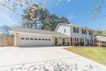 1423 Janice Ct., Lilburn, GA 30047