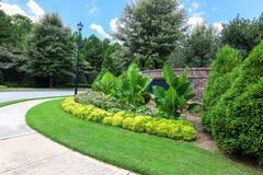 1547 Paxton Dr., Lilburn, GA 30047