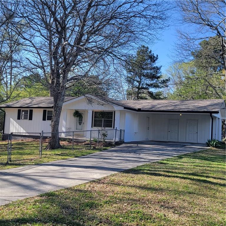 118 Meadows Ct., Hiram, GA 30141