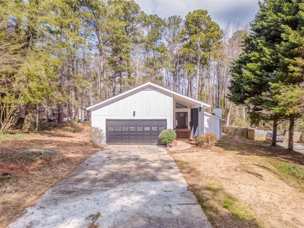 6788 E Woodridge Pl., Douglasville, GA 30135