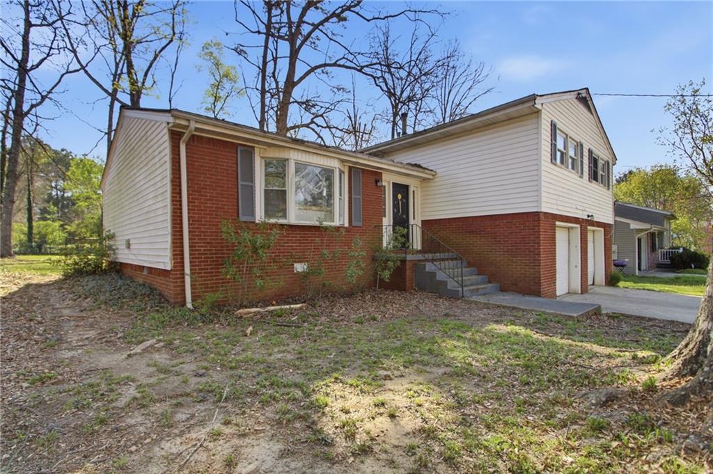 2459 Rockknoll Dr., Conley, GA 30288