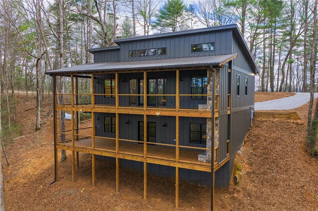 121 Indian Ln., Ellijay, GA 30540