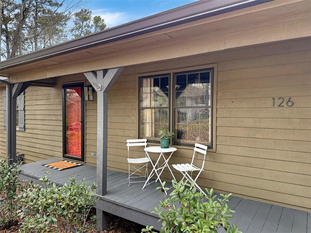 126 E Lake Dr., Roswell, GA 30075