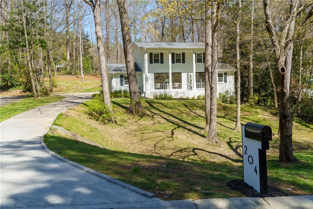 204 Devonwood Dr., Sandy Springs, GA 30328