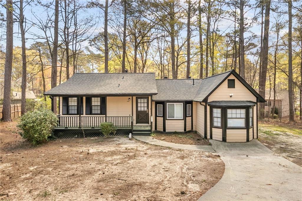 1038 River Bend Ct., Riverdale, GA 30296