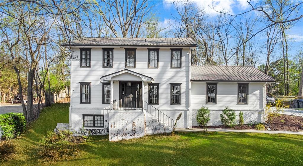 813 Lakeshore Dr., Berkeley Lake, GA 30096