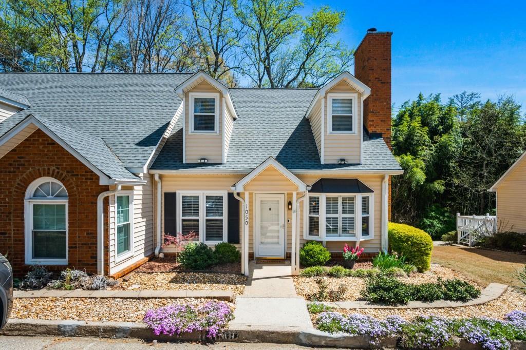 1050 Sasha Ln., Roswell, GA 30075