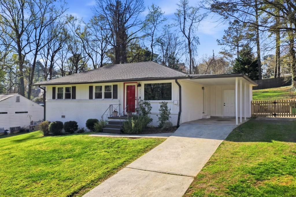 2371 Woodland Dr., Kennesaw, GA 30152