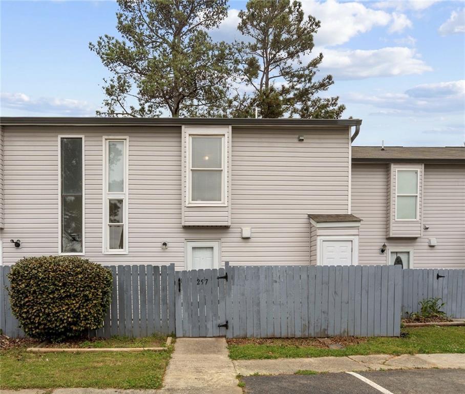 257 Country Club Dr., Jonesboro, GA 30238