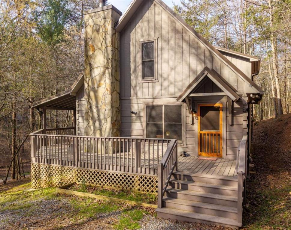 19 Blackberry Falls Ln., Ellijay, GA 30536
