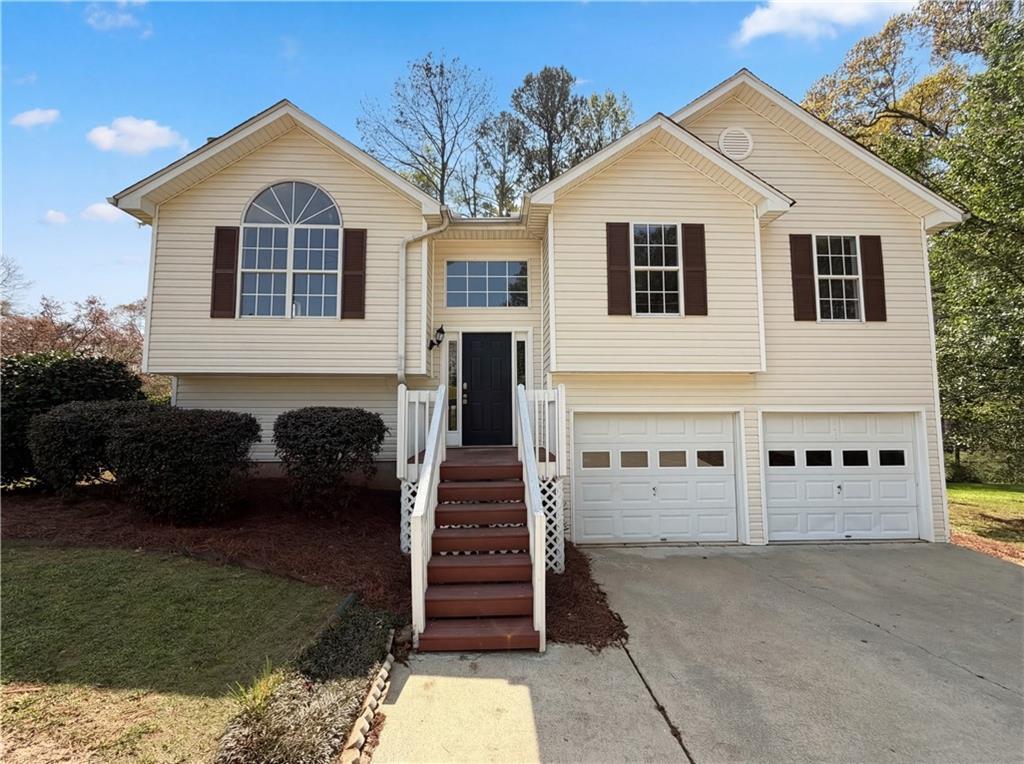 65 Ridgefield Dr., Douglasville, GA 30134