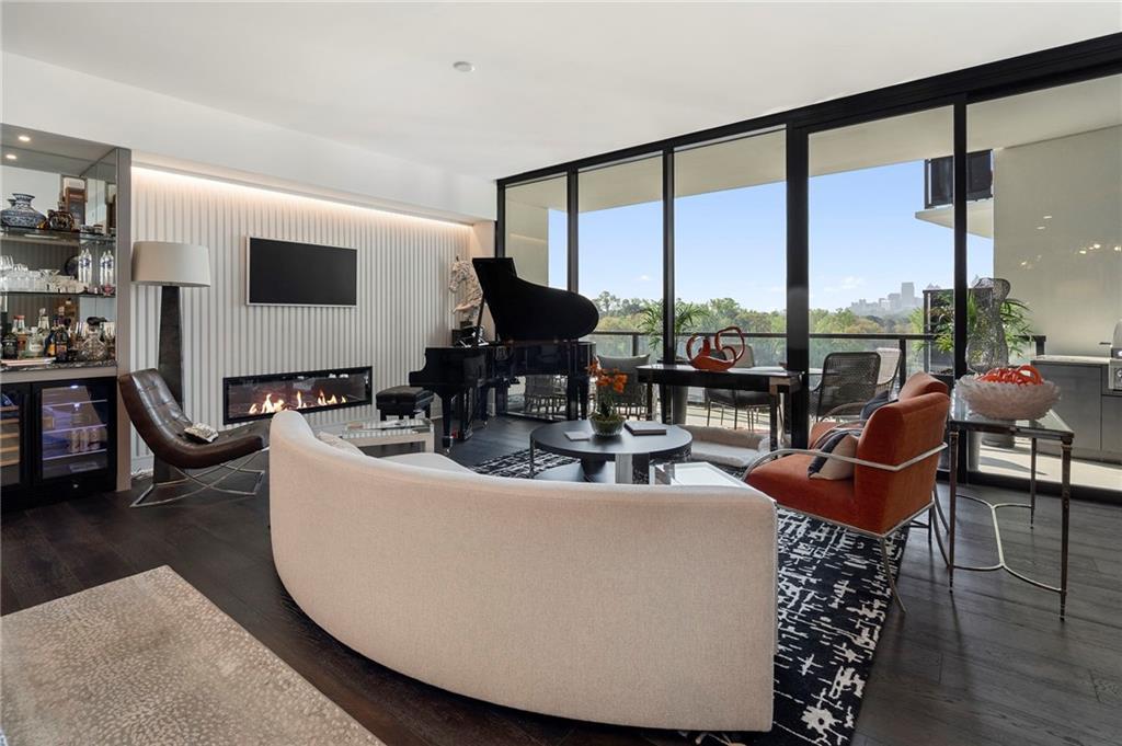 2425 Peachtree Rd. #707, Atlanta, GA 30305