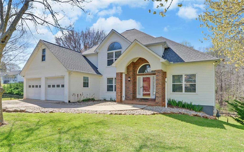 11 Golden Autumn Dr., Dahlonega, GA 30533