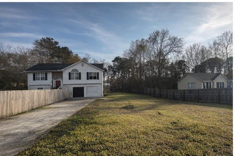 211 White Pine Ln., Temple, GA 30179