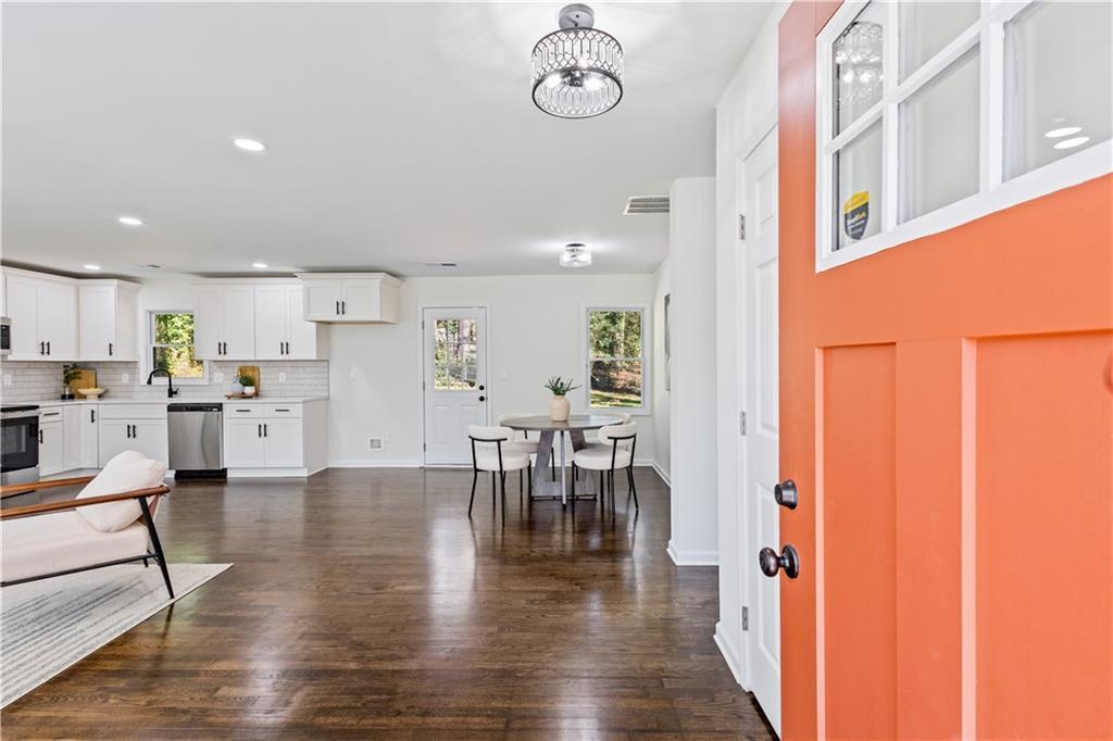 3252 Pinehill Dr., Decatur, GA 30032