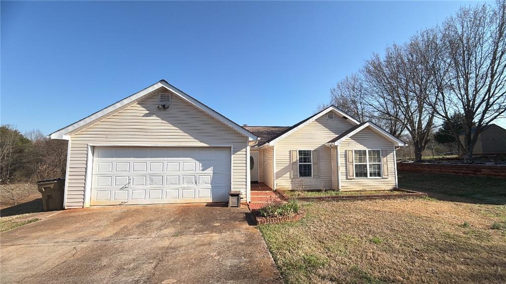 4661 Turning Leaf Dr., Gillsville, GA 30543