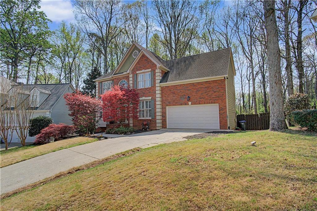 325 Camber Woods Ct., Roswell, GA 30076