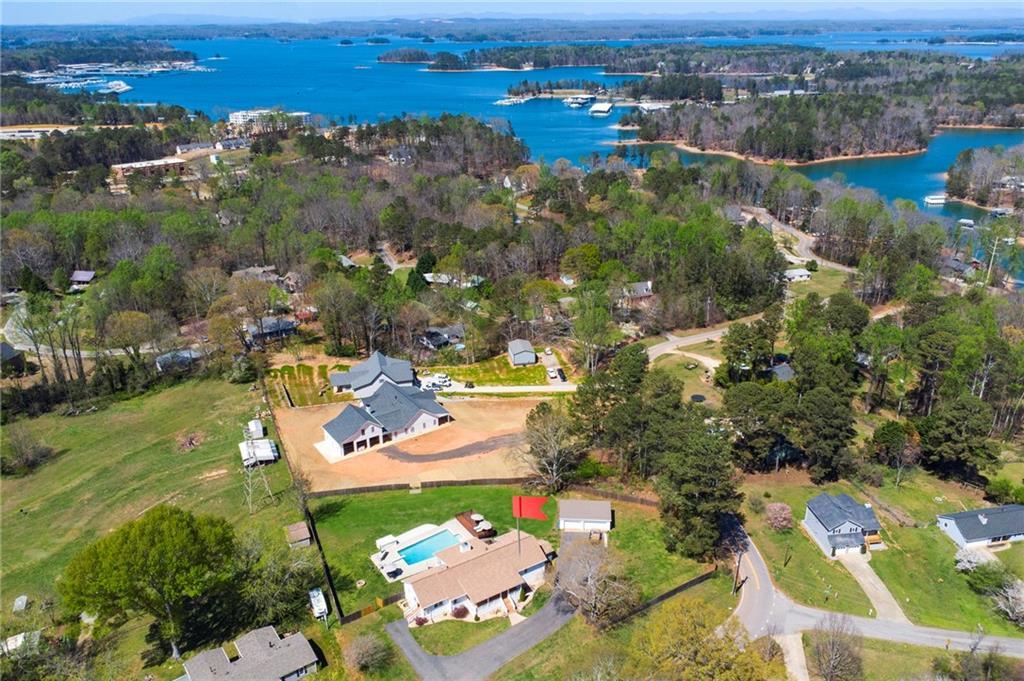 3296 Shoreland Dr., Buford, GA 30518