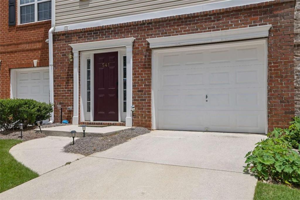 541 Lantern Wood Dr., Scottdale, GA 30079