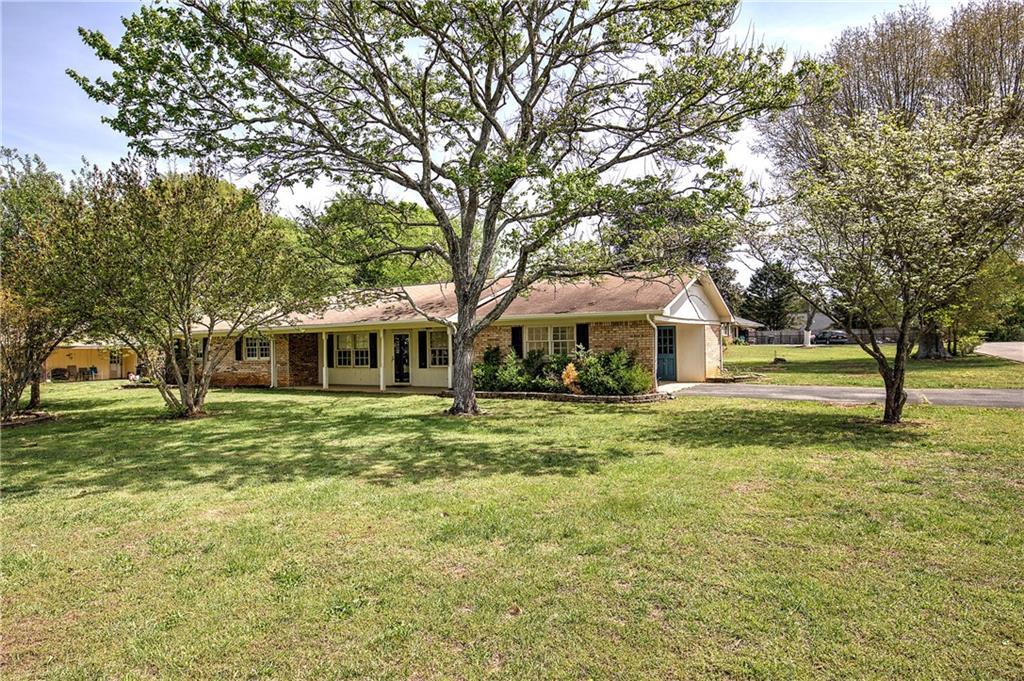 106 Tulip Way, Calhoun, GA 30701