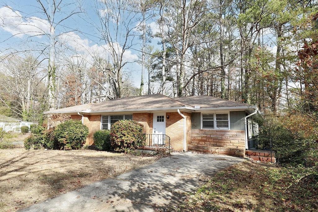 2576 Wood Valley Dr., East Point, GA 30344