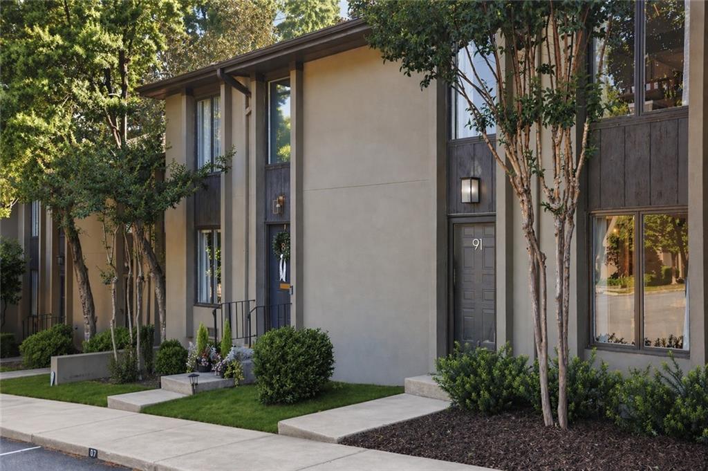 91 Ivy Tr., Atlanta, GA 30342
