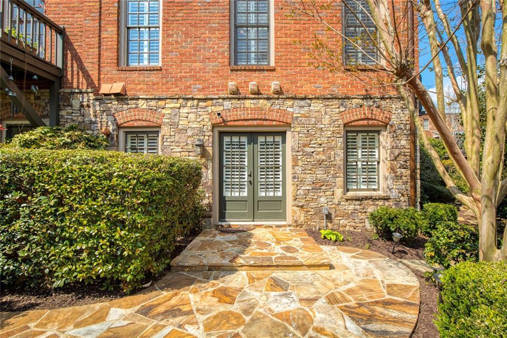 100 Founders Mill Ct., Roswell, GA 30075