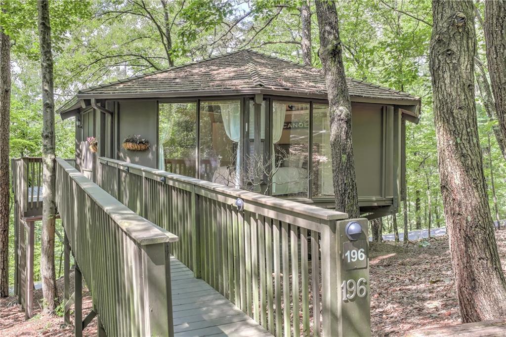 196 Treetopper Cir., Big Canoe, GA 30143