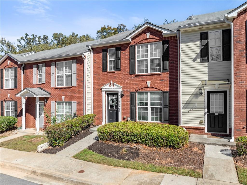 2708 Valley Green Dr., Gainesville, GA 30504